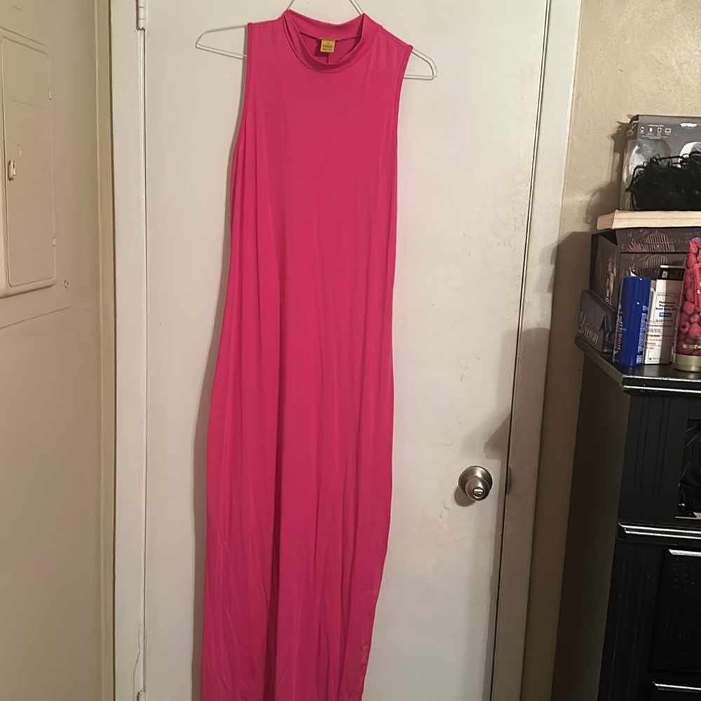 Women’s Size 1x pink dress.